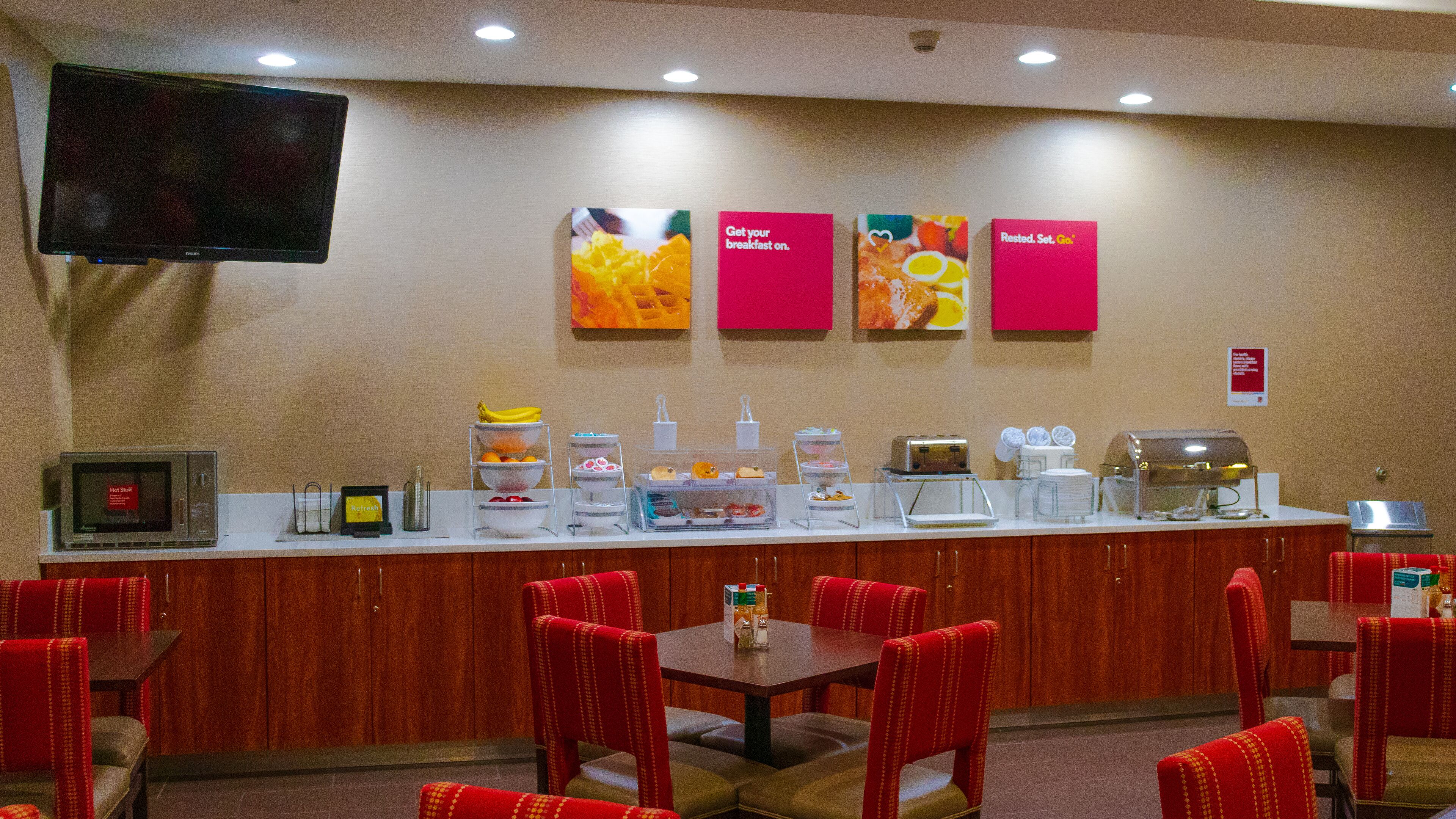 free buffet breakfast