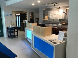 Check-in/check-out kiosk