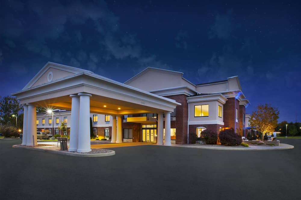 Holiday Inn Express Hotel & Suites Rochester - Victor by IHG