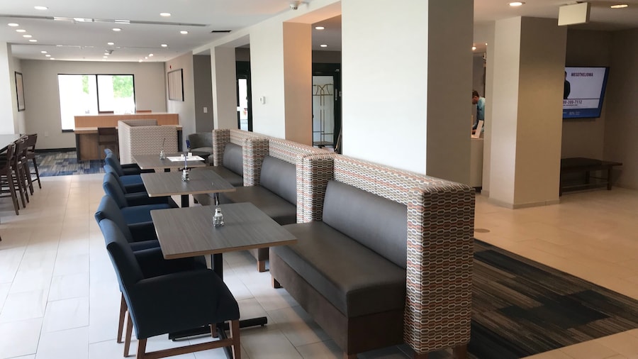 Holiday Inn Express Hotel & Suites Rochester - Victor by IHG