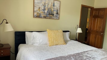 Suíte standard | Individualmente mobiliados, ferros/tábuas de passar roupa