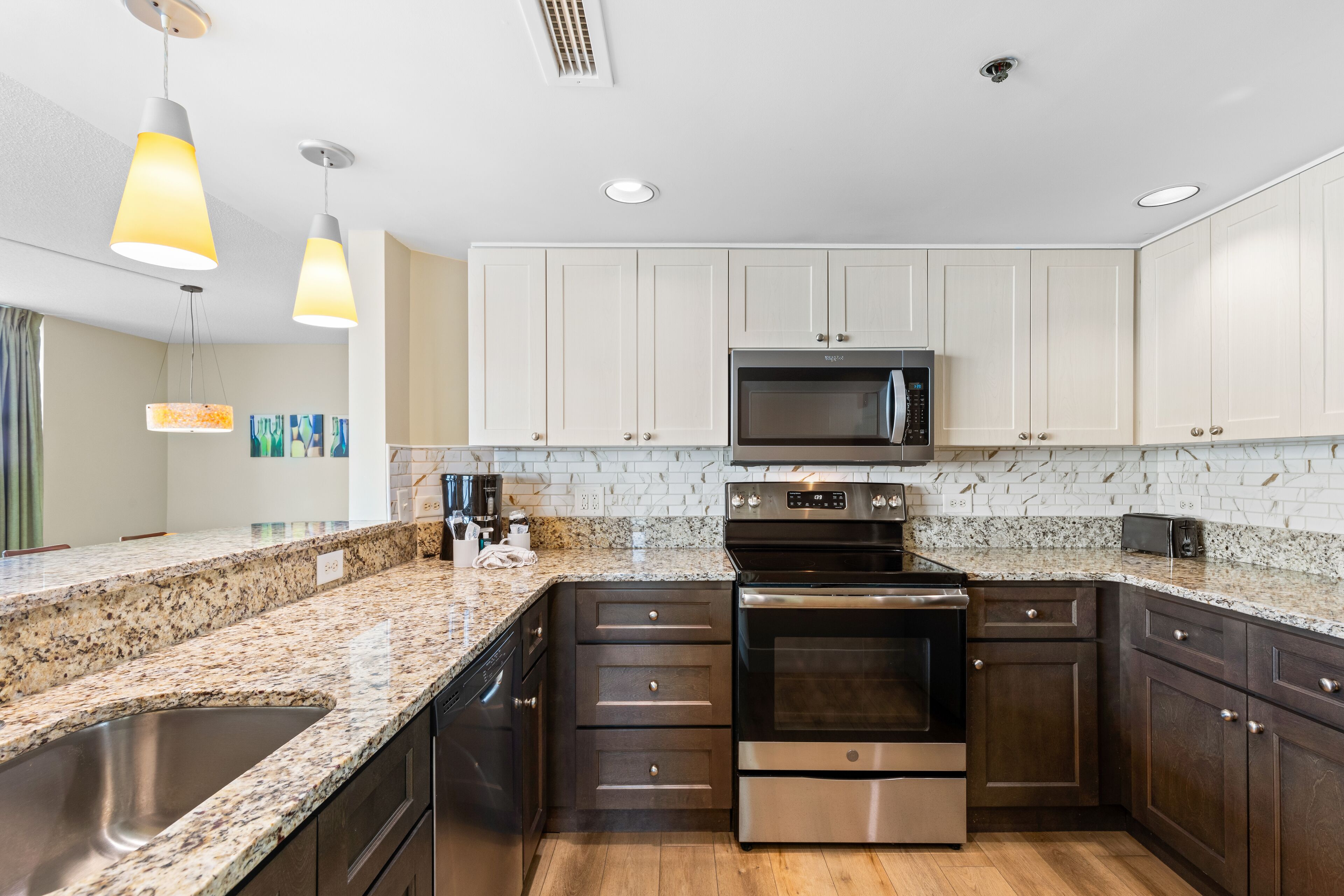 standard condo, 3 bedrooms, oceanfront | private kitchen | full-sized fridge, microwave, oven, stovetop