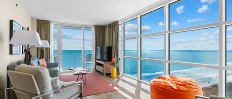 Televisión de pantalla plana, reproductor de DVD