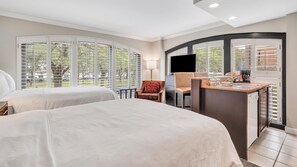 Studio Suite, 2 Double Beds, Kitchen, City View | Iron/ironing board, free cribs/infant beds, free WiFi, bed sheets