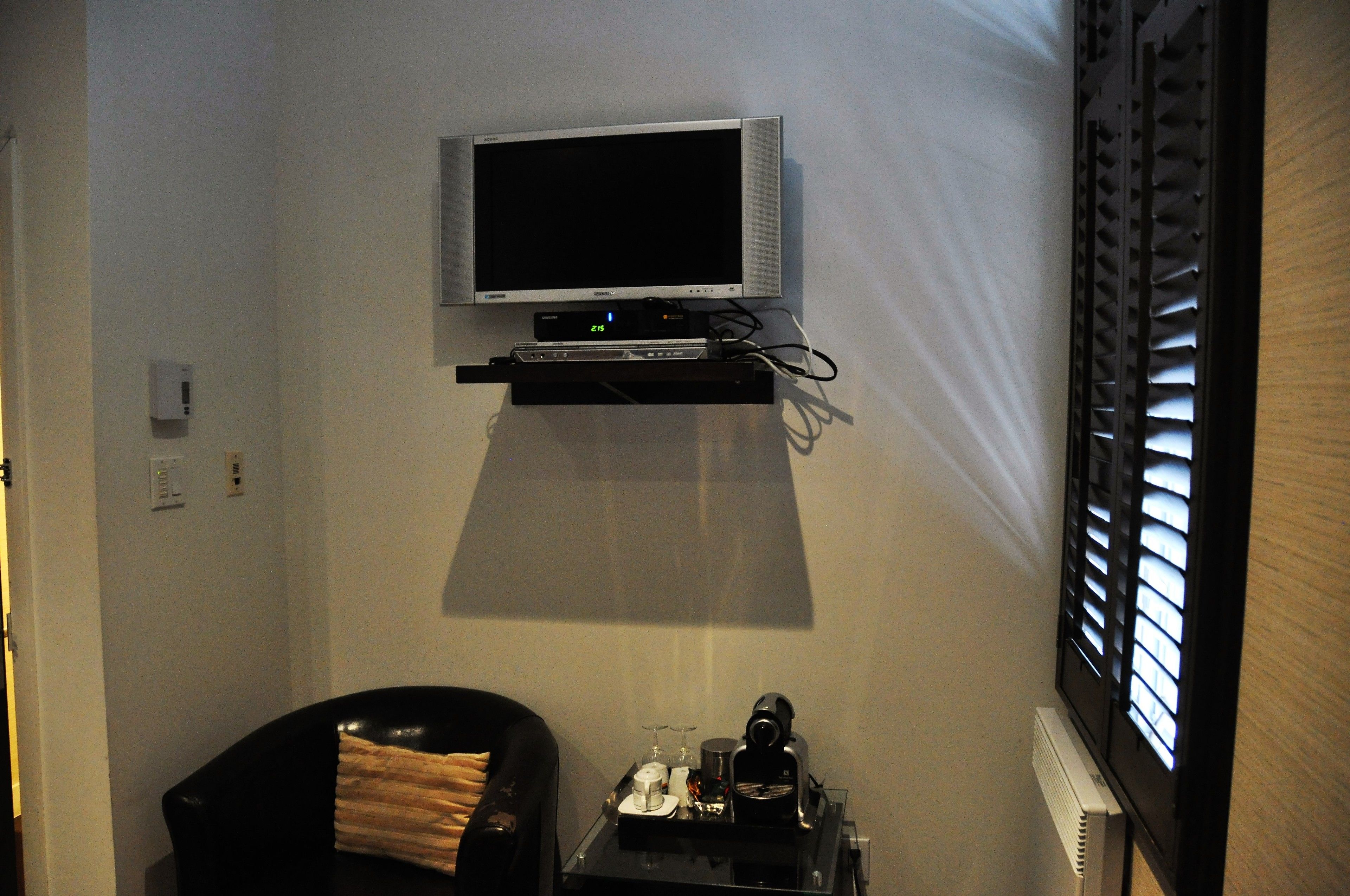 deluxe room | down duvets, in-room safe, desk, soundproofing