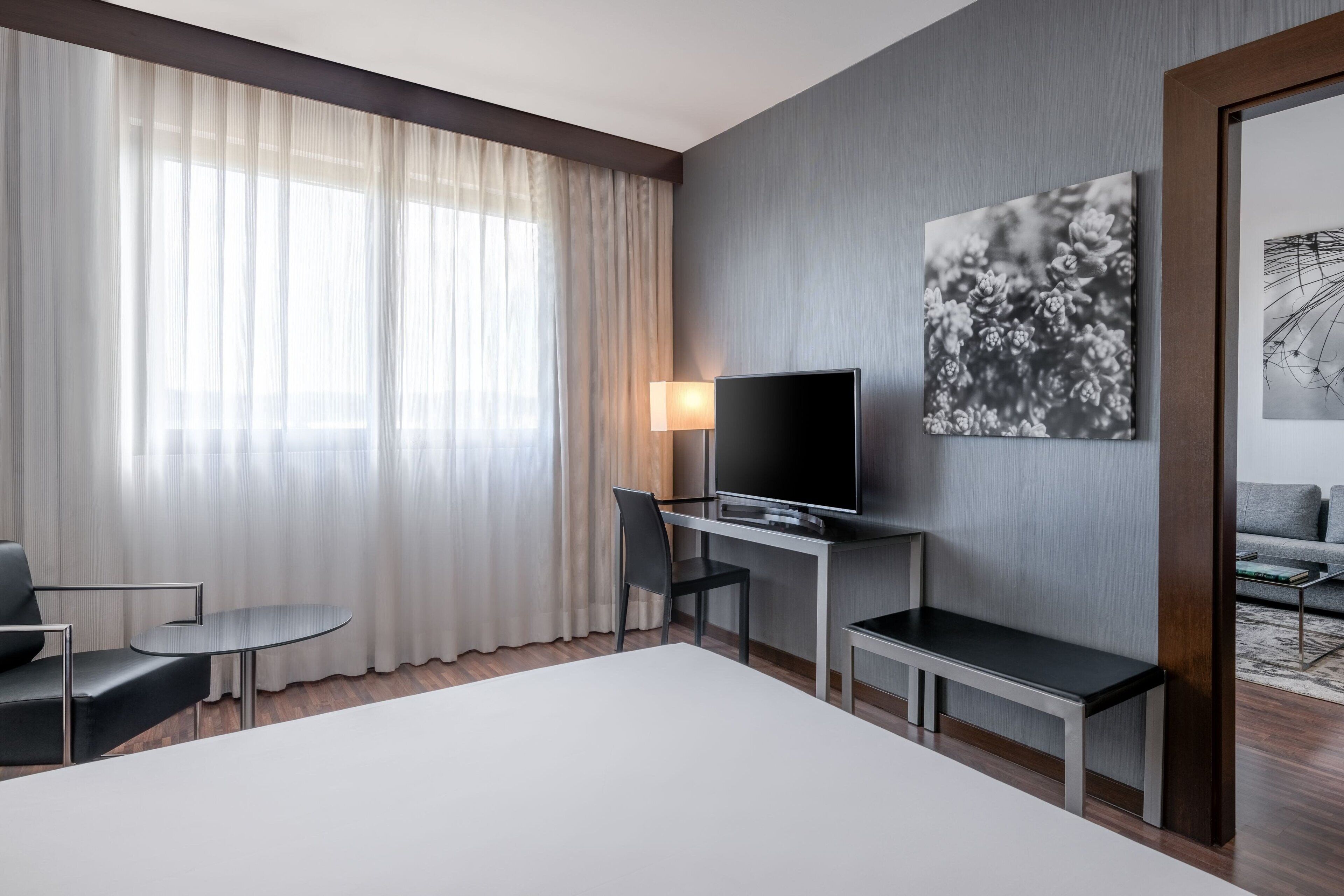 premium bedding, minibar, in-room safe, desk