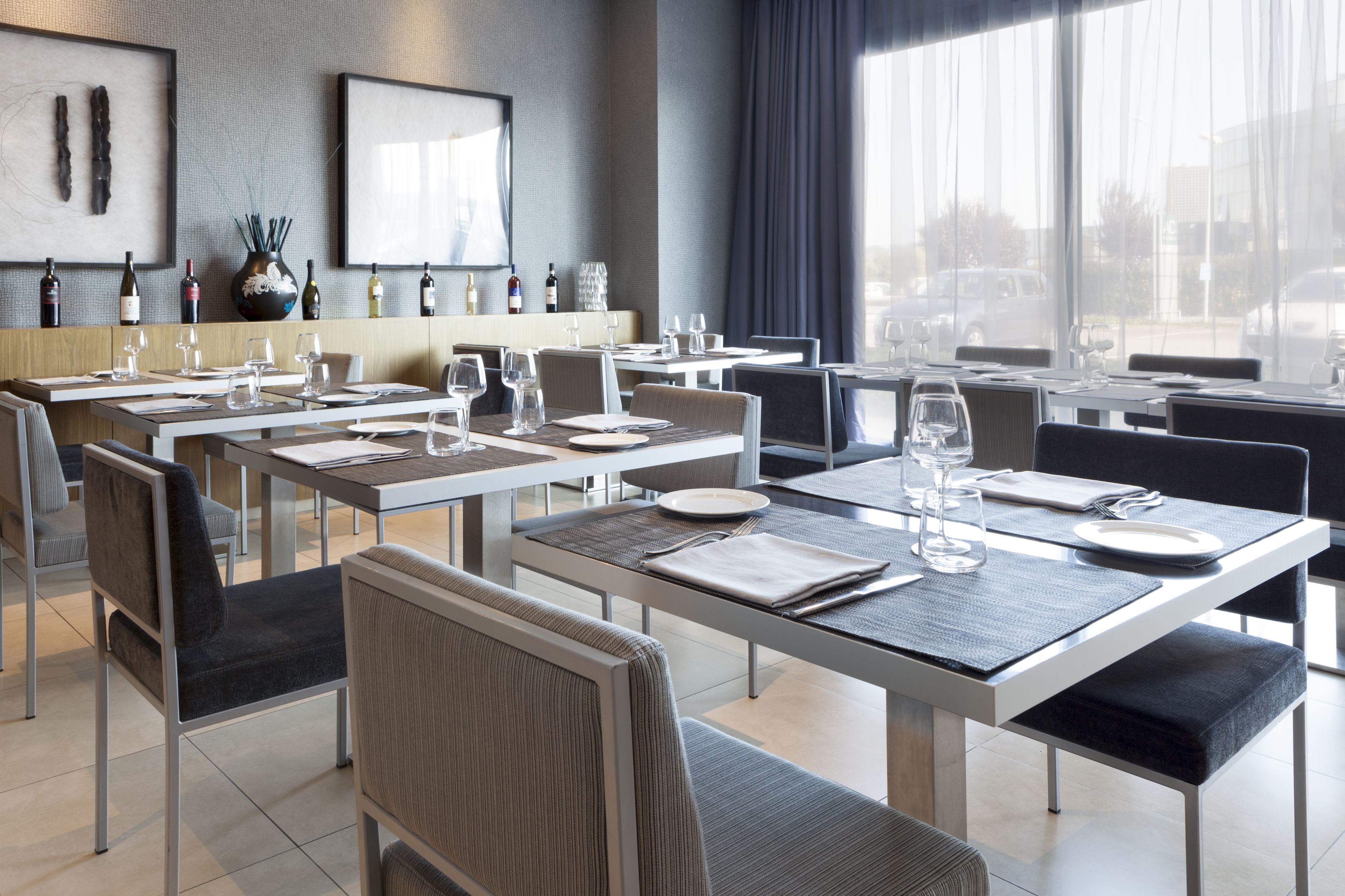 breakfast, lunch, dinner served; italian cuisine