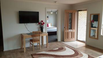 Standard Villa, Multiple Beds, Non Smoking, Kitchen (Walk-in Shower, Full Kitchen) | Living area