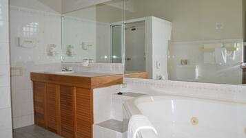 Rom – executive, 1 kingsize-seng, ikke-røyk (Walk-in Shower;Larger Room) | Boblebad
