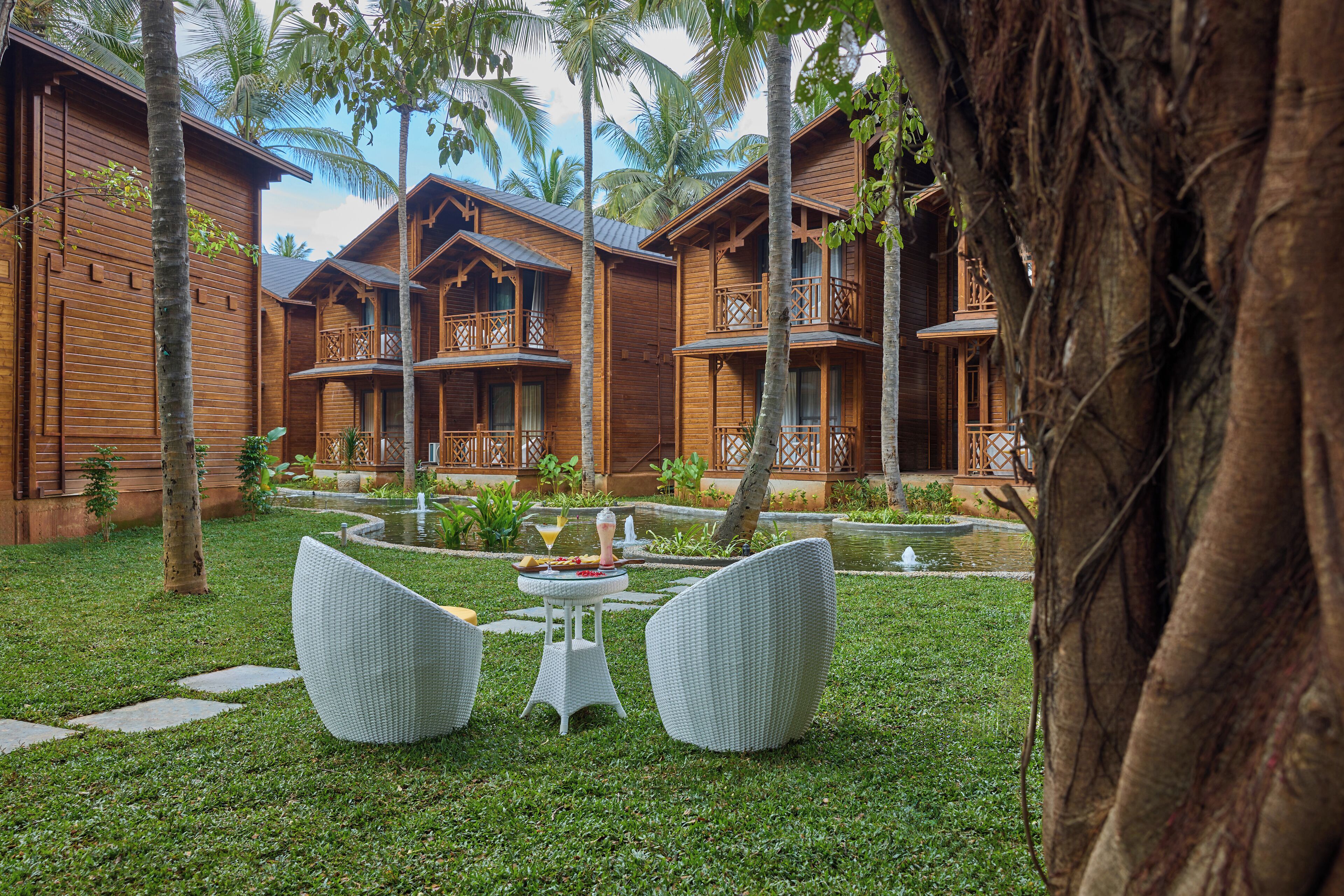 Egyptian cotton sheets, premium bedding, minibar, in-room safe