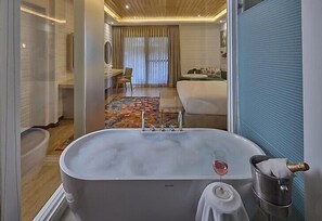 Casa de campo de lujo | Sábanas de algodón egipcio, ropa de cama de alta calidad y minibar 