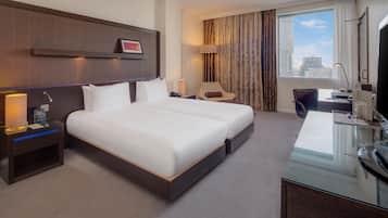 Standard Twin Room | Hypo-allergenic bedding, in-room safe, desk, laptop workspace