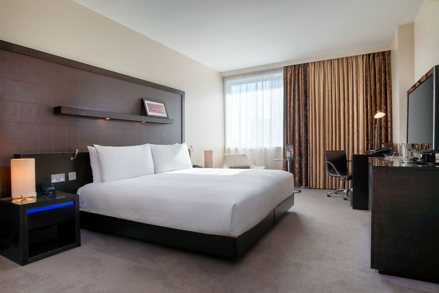 Hypo-allergenic bedding, in-room safe, desk, laptop workspace