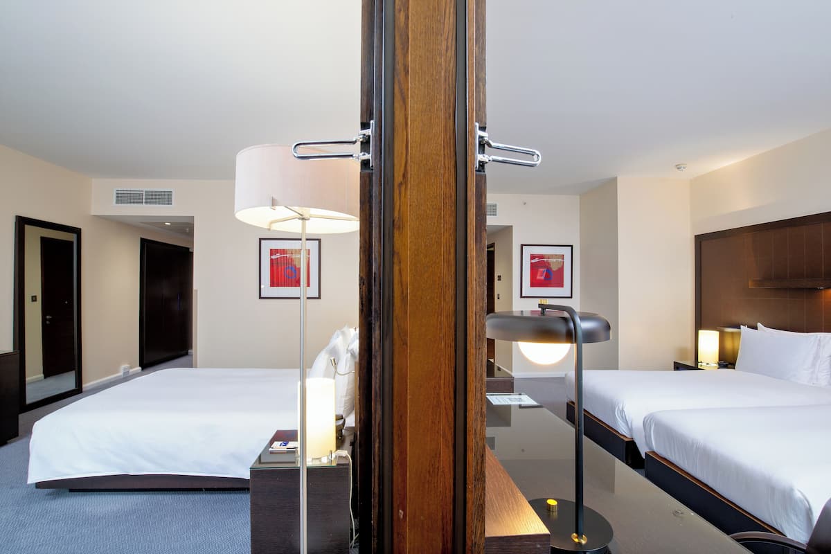 Hypo-allergenic bedding, in-room safe, desk, laptop workspace