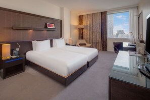 Standard Twin Room | Hypo-allergenic bedding, in-room safe, desk, laptop workspace - Hilton London Canary Wharf (London)