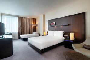Room, 1 Queen Bed (with rollaway bed)