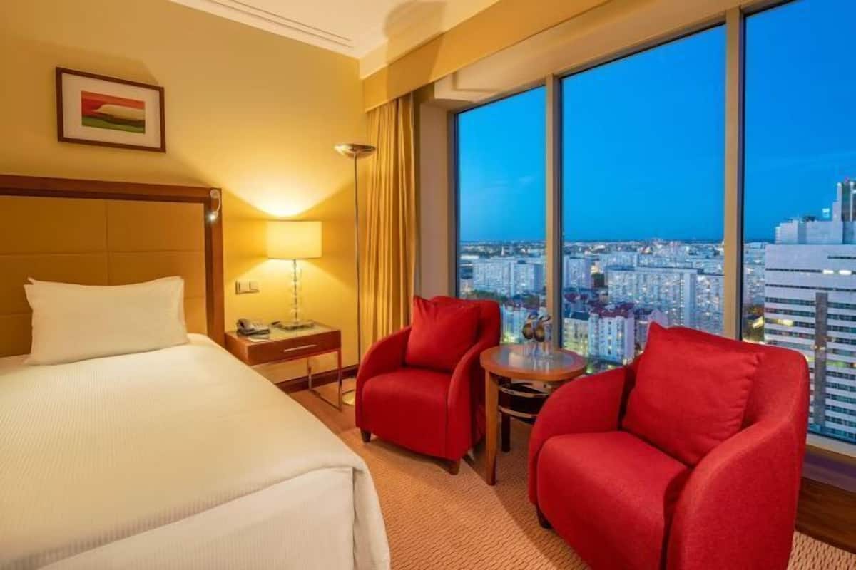 Premium bedding, minibar, in-room safe, desk