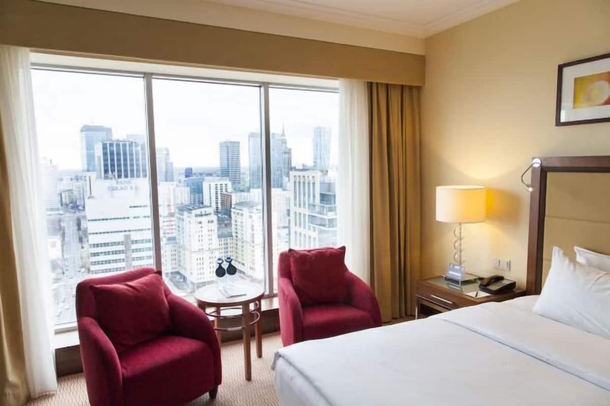 Premium bedding, minibar, in-room safe, desk