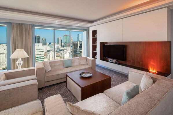 Suíte presidencial | Roupas de cama premium, frigobar, cofres nos quartos, escrivaninha