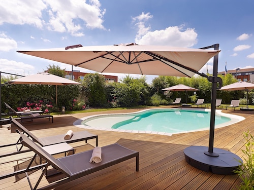 Holiday Inn Express Toulouse Airport by IHG