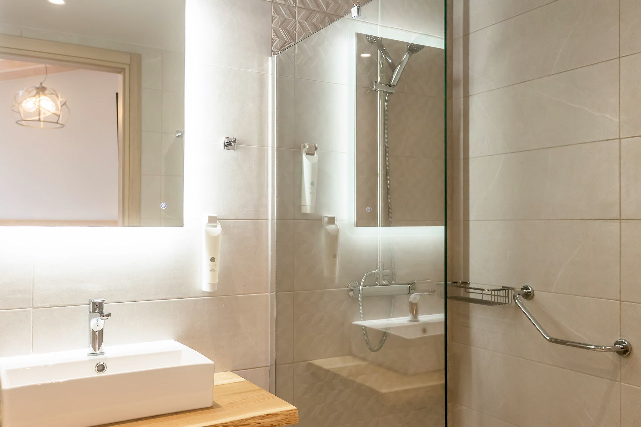 superior room, city view | bathroom | shower, rainfall showerhead, free toiletries, hair dryer