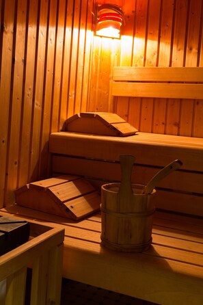 Massage/treatment rooms, massages