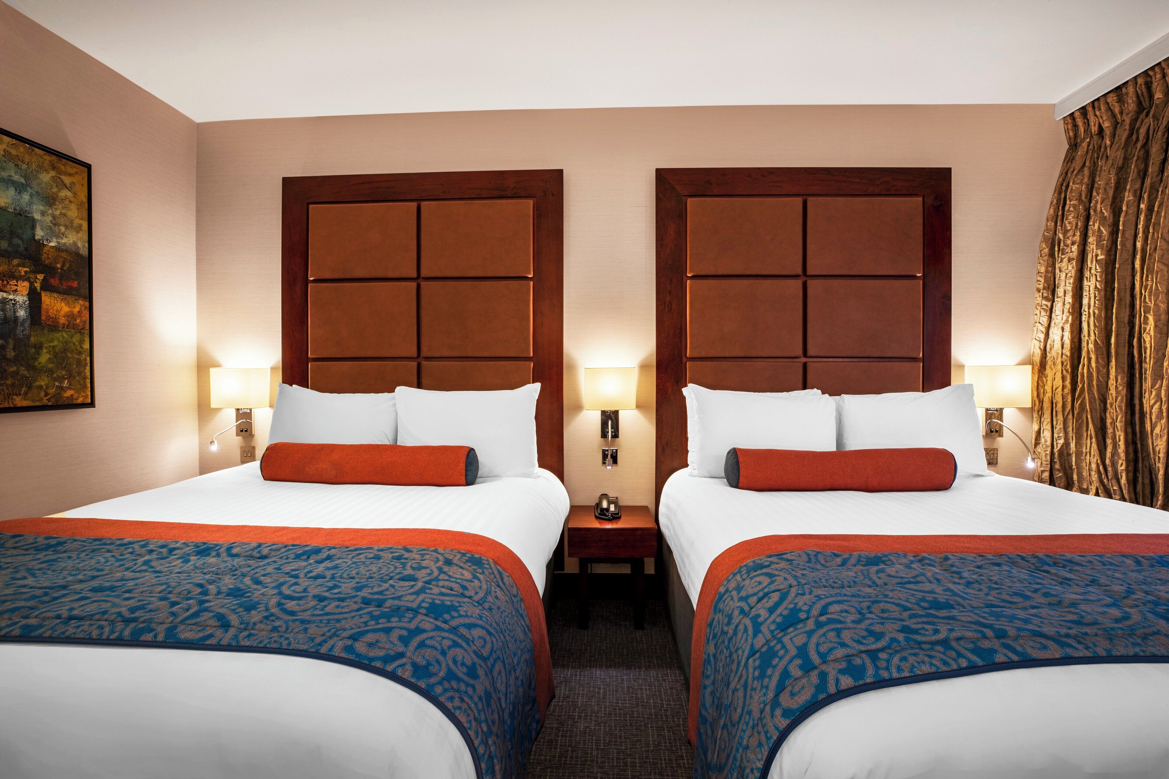 Superior Twin kamer | Luxe beddengoed, een kluis op de kamer, een bureau, een laptopwerkplek