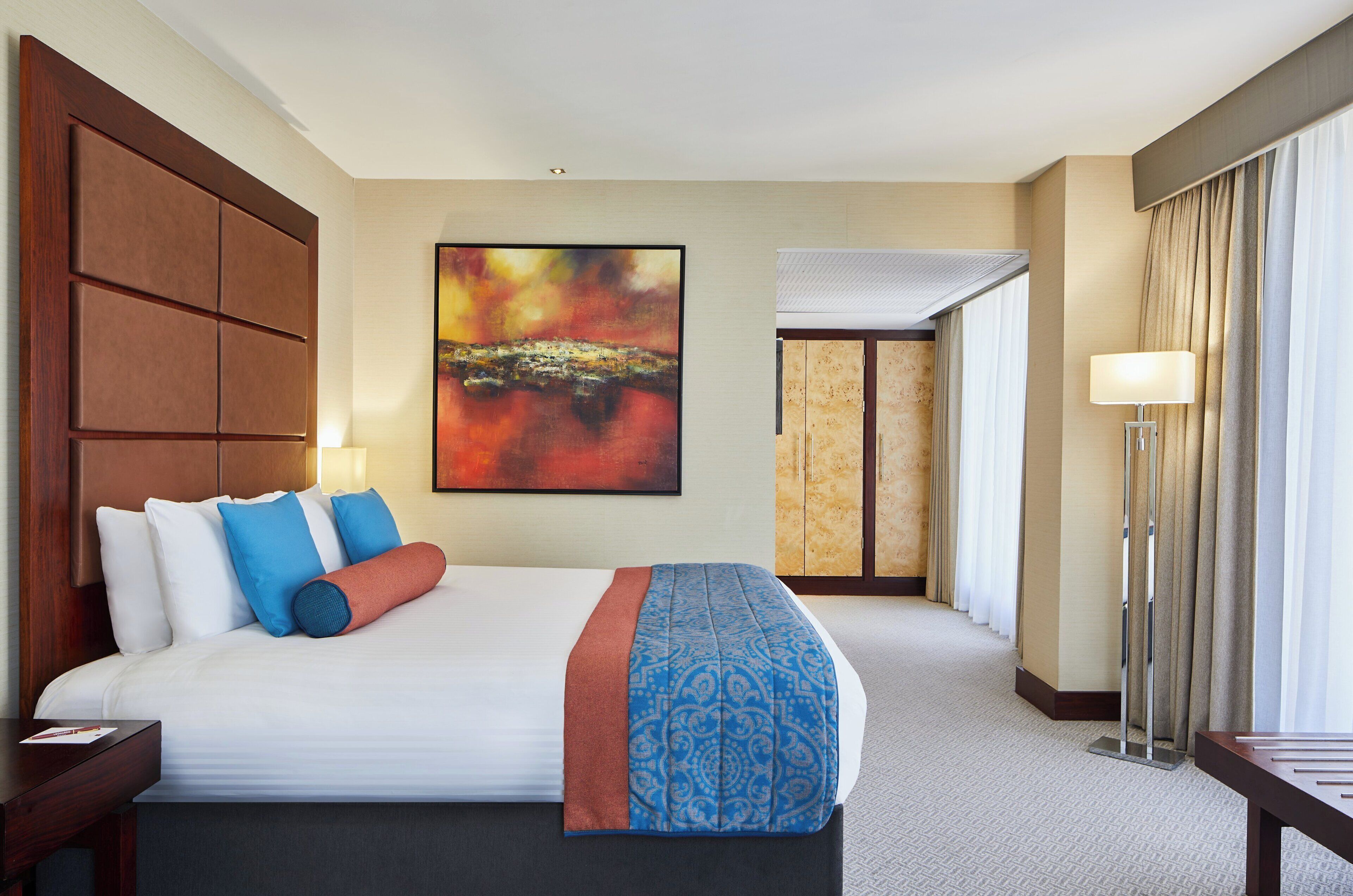 Executive King with View | Premium bedding, in-room safe, desk, laptop workspace