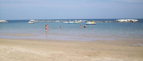 Beach nearby, beach cabanas, sun loungers, beach umbrellas