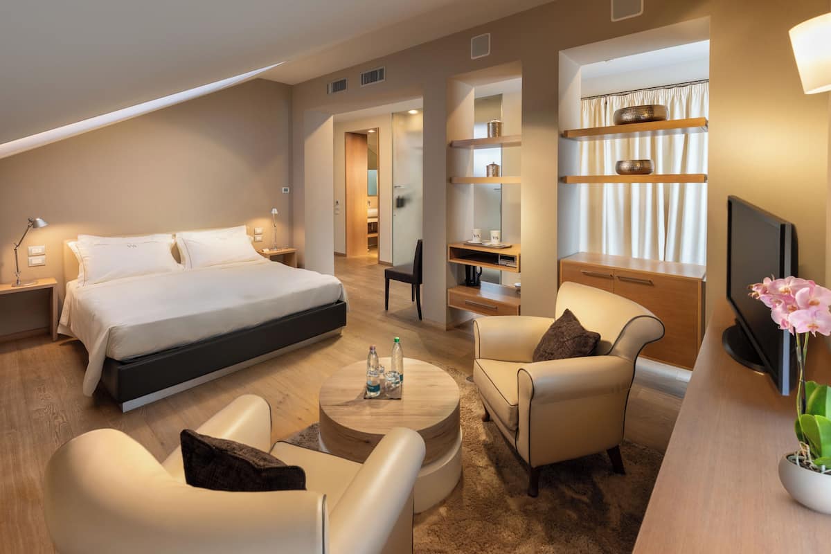 Suite panorámica, 1 cama de matrimonio | 1 dormitorio, ropa de cama de alta calidad, edredones de plumas