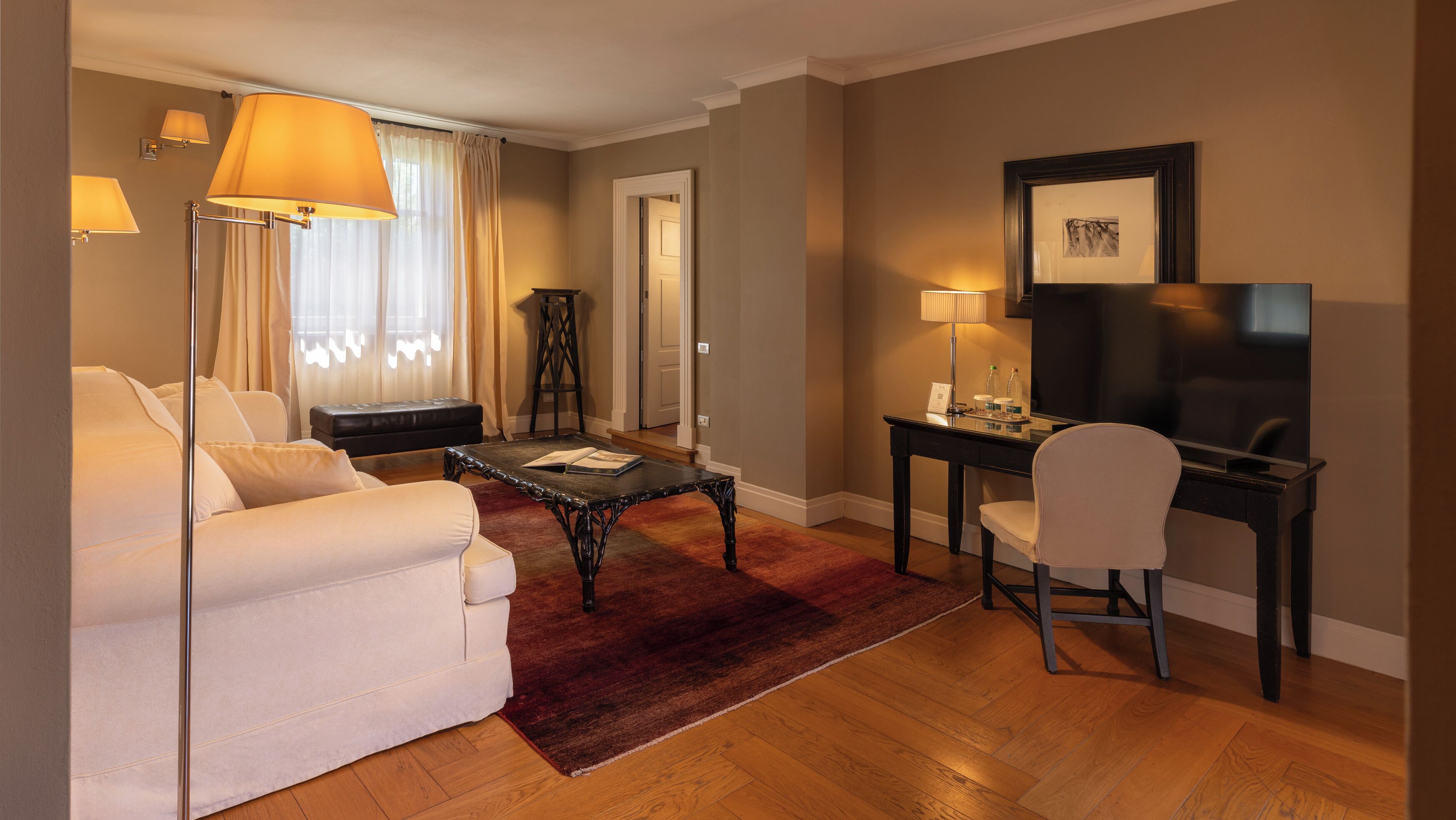 suite, 1 queen bed with sofa bed | living area | 32-inch led tv with satellite channels, tv