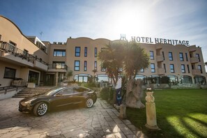 Electric vehicle charging station - Hotel Hermitage (Galatina)
