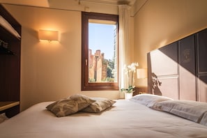 Down comforters, minibar, in-room safe, desk - Hotel Alla Torre (Castelfranco Veneto)