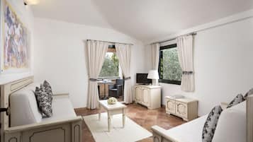 Family Room | In-room safe, soundproofing, cots/infant beds, rollaway beds