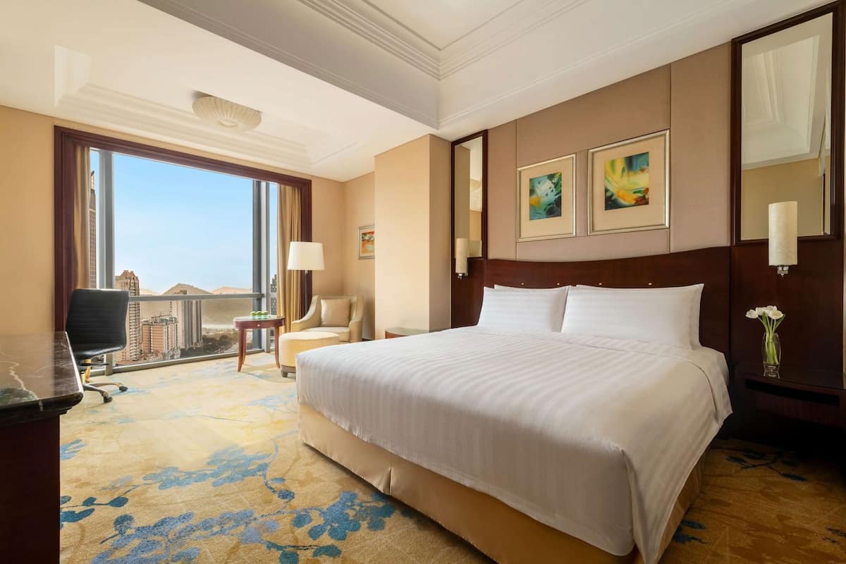 In-room safe, desk, blackout drapes, soundproofing