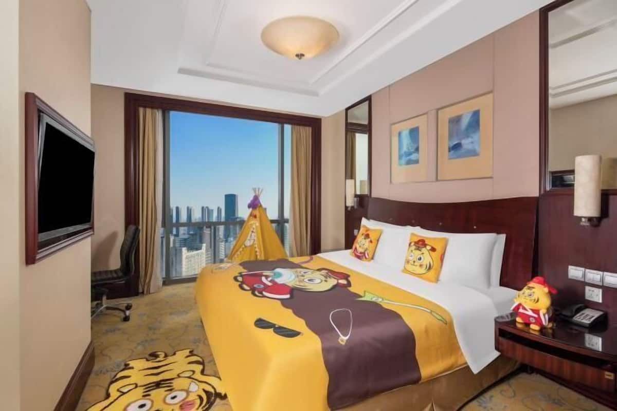 In-room safe, desk, blackout drapes, soundproofing