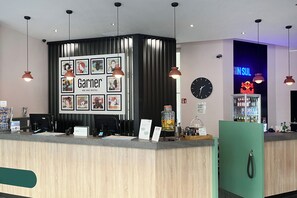 Reception - Garner Hotel Berlin - Checkpoint Charlie by IHG (Berlin)
