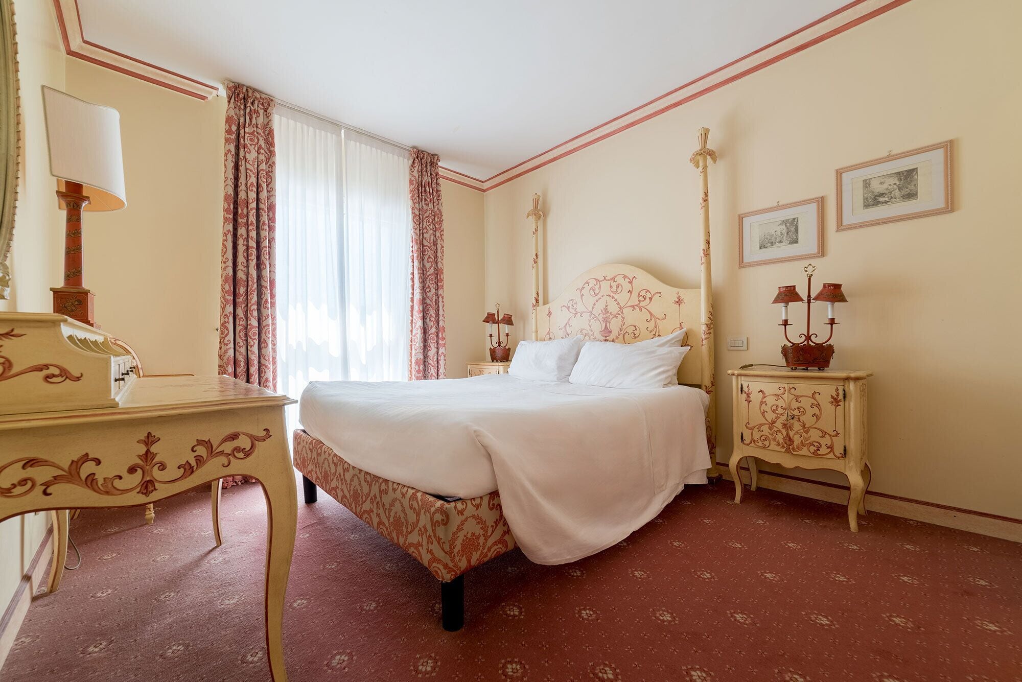 Desk, free WiFi, bed sheets