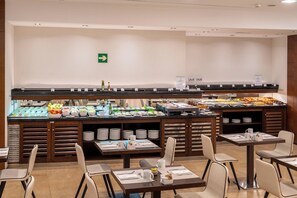 Buffet breakfast for a fee on weekdays - Eurostars Lucentum (Alicante)