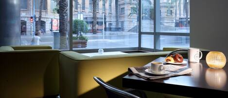 Minibar, coffres-forts dans les chambres, ameublement personnalisé