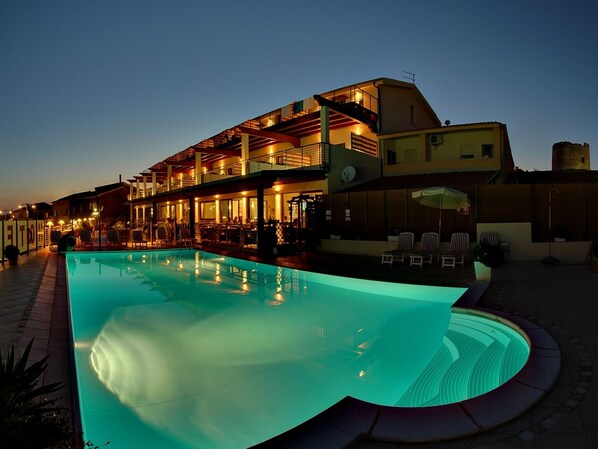 Outdoor pool, pool umbrellas