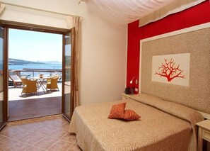 Quarto luxo, 1 cama de casal | Vista do quarto