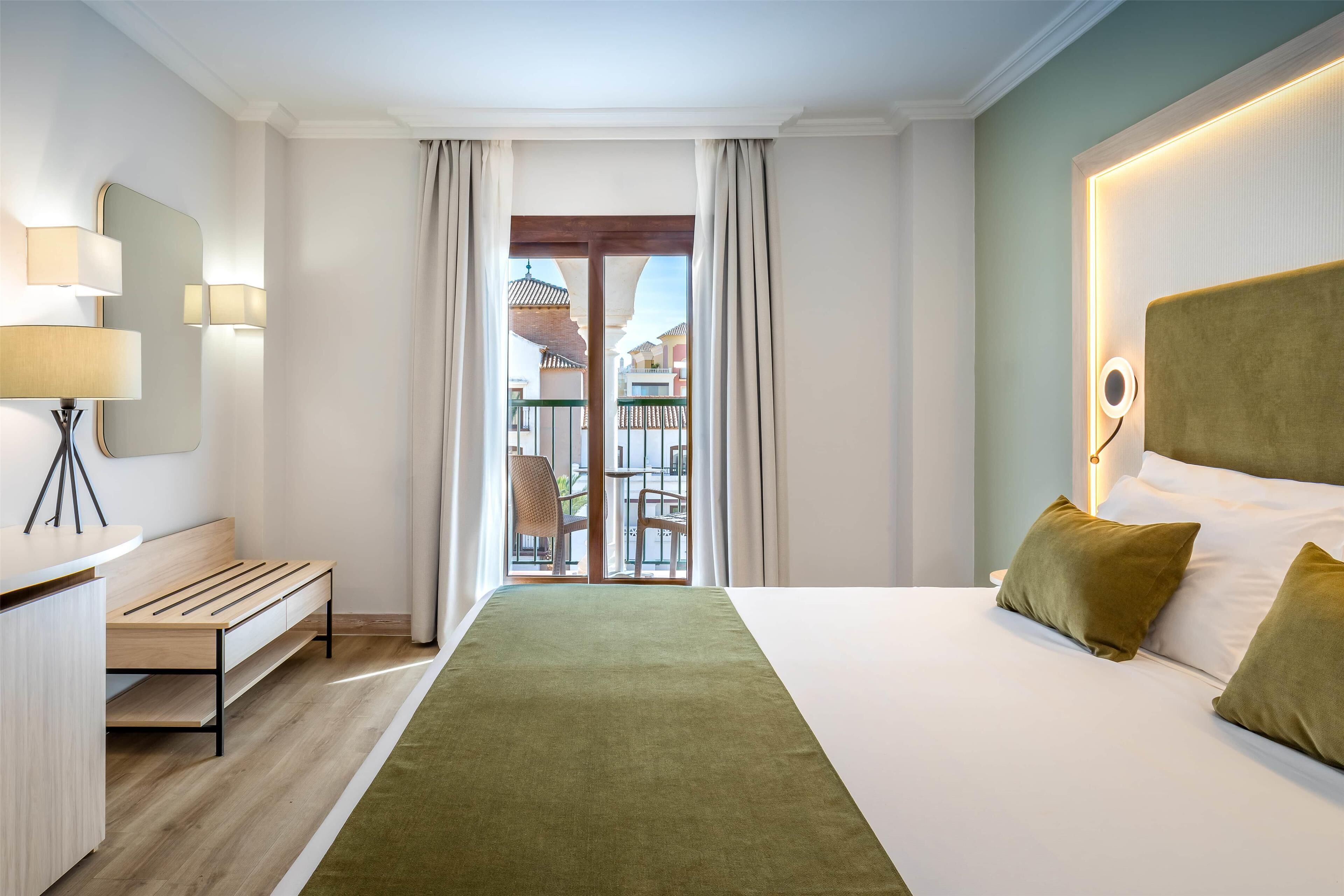 premium bedding, pillow-top beds, minibar, in-room safe