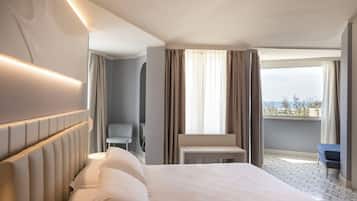 Suite Junior Vista Mare | Minibar, una cassaforte in camera, una scrivania, Wi-Fi gratuito