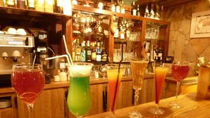 バー (施設内)