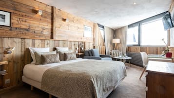 2 chambres, coffres-forts dans les chambres, bureau, rideaux occultants