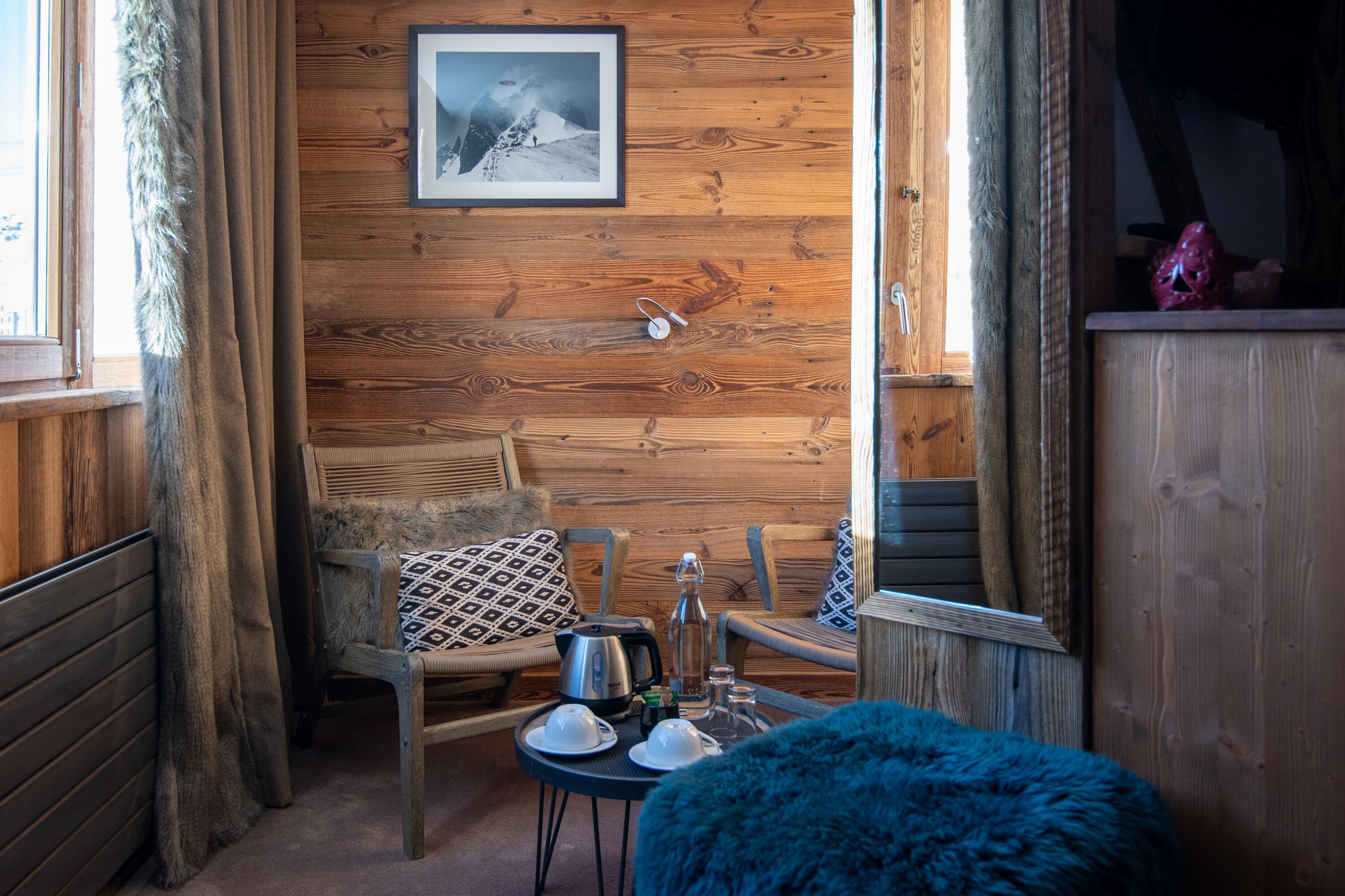 cocoon veranda room with whirlpool | living area | 40-inch tv with cable channels