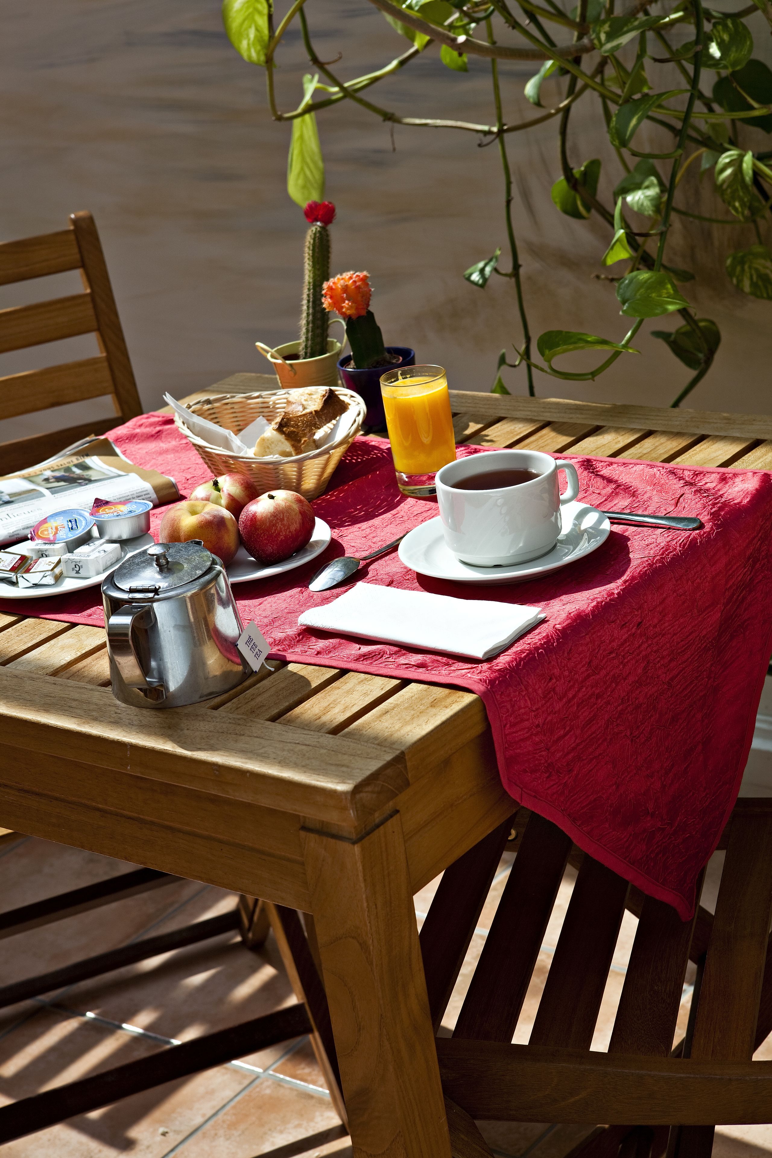 daily buffet breakfast (eur 15.00 per person)
