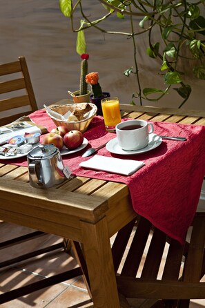 Daily buffet breakfast for a fee - Hotel Athena (Brides-les-Bains)