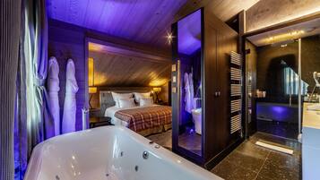 In-room safe, individually decorated, individually furnished, desk